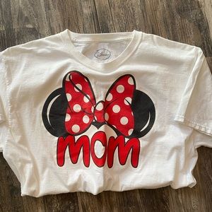Women’s Disney t-shirt ❤️🖤